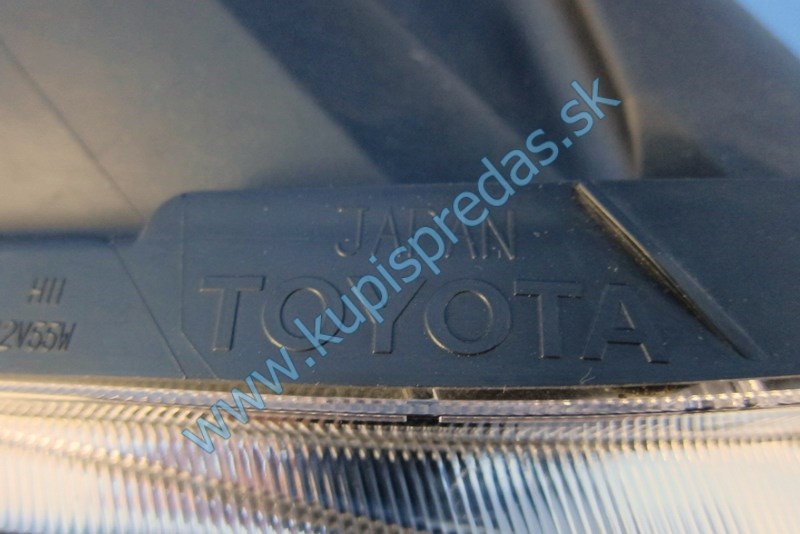 Predné pravé svetlo TOYOTA RAV4 
